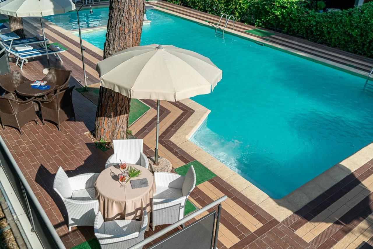 Hotel Martini Линьяно-Саббьядоро Экстерьер фото